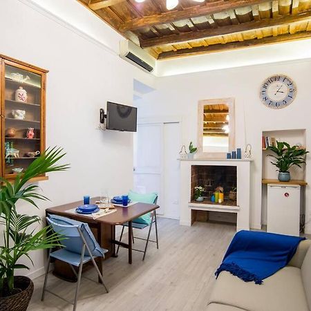 רומא Colosseum/Panisperna Nina Apartament With Terrace מראה חיצוני תמונה