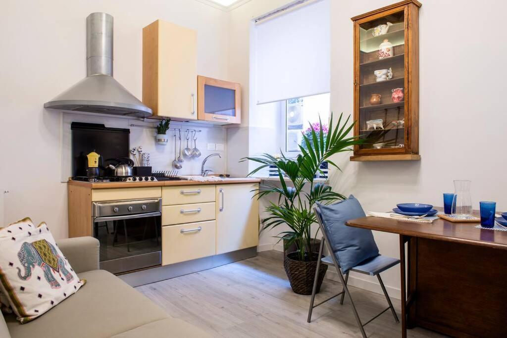 רומא Colosseum/Panisperna Nina Apartament With Terrace מראה חיצוני תמונה