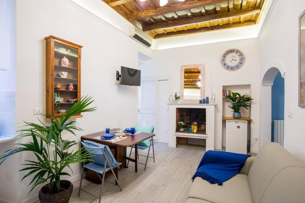 רומא Colosseum/Panisperna Nina Apartament With Terrace מראה חיצוני תמונה
