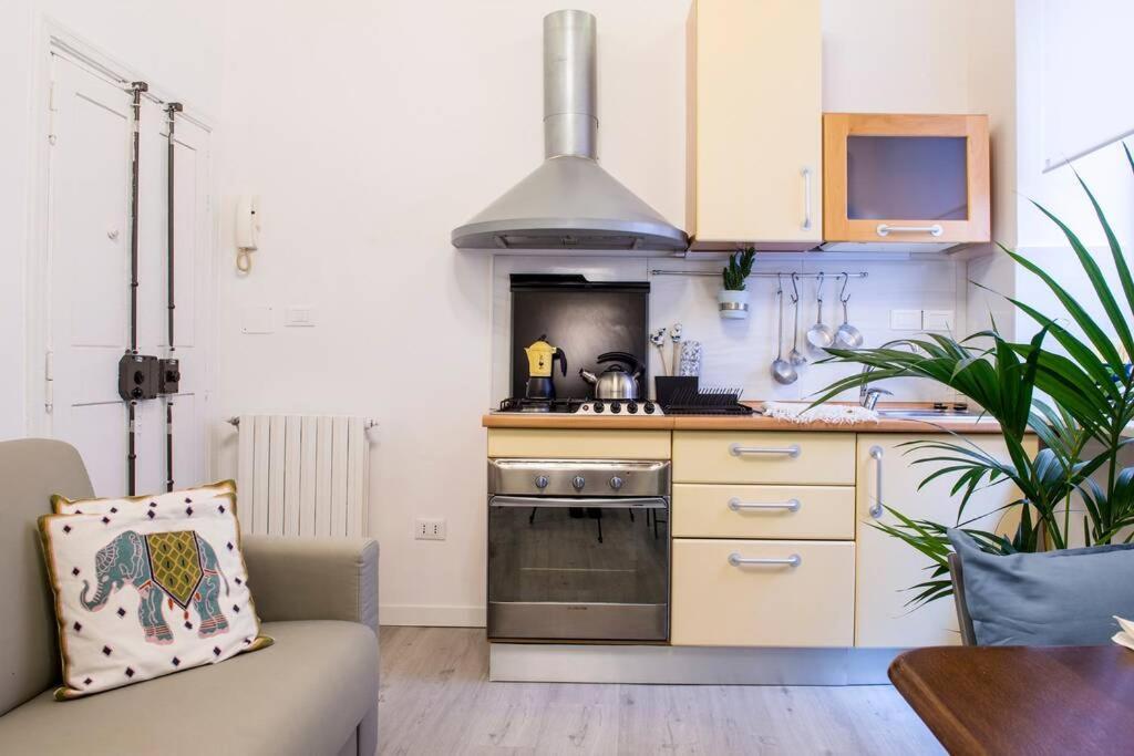 רומא Colosseum/Panisperna Nina Apartament With Terrace מראה חיצוני תמונה